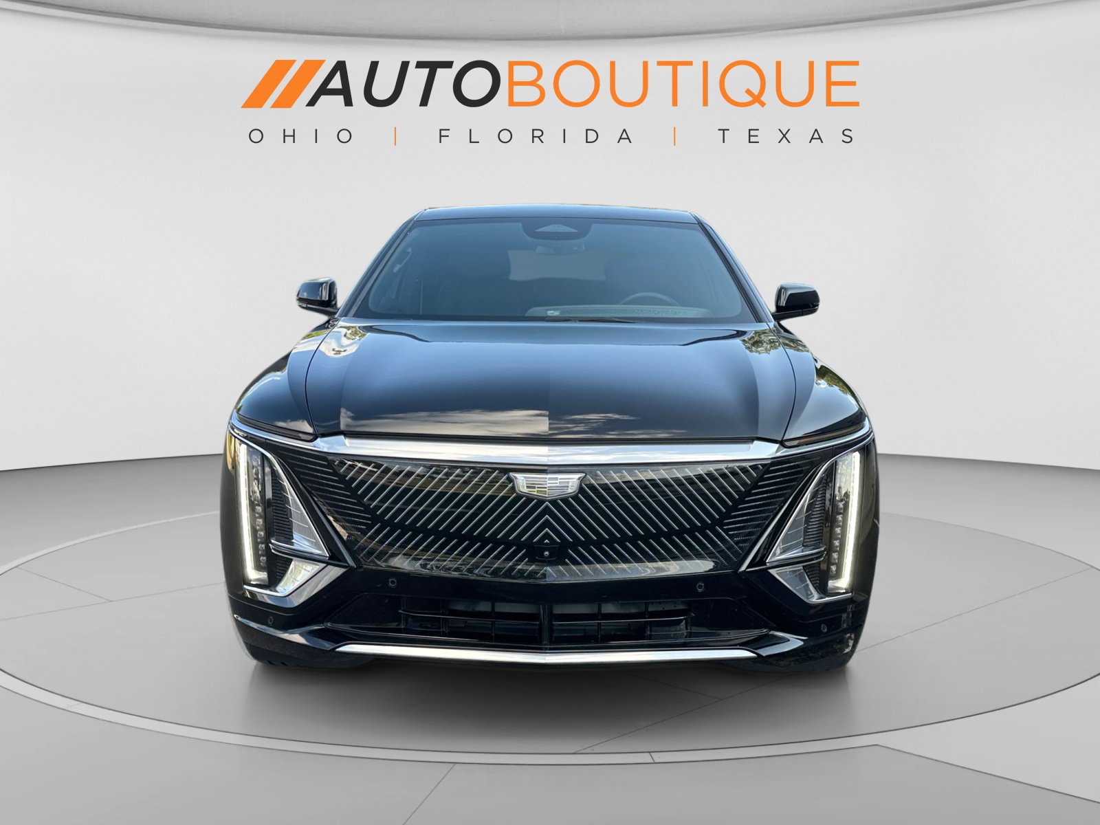 Used 2024 Cadillac Lyriq Luxury AWD/4WD image 8
