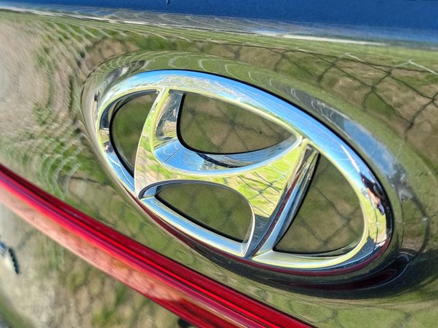 Used 2023 Hyundai Santa Fe SE image 3