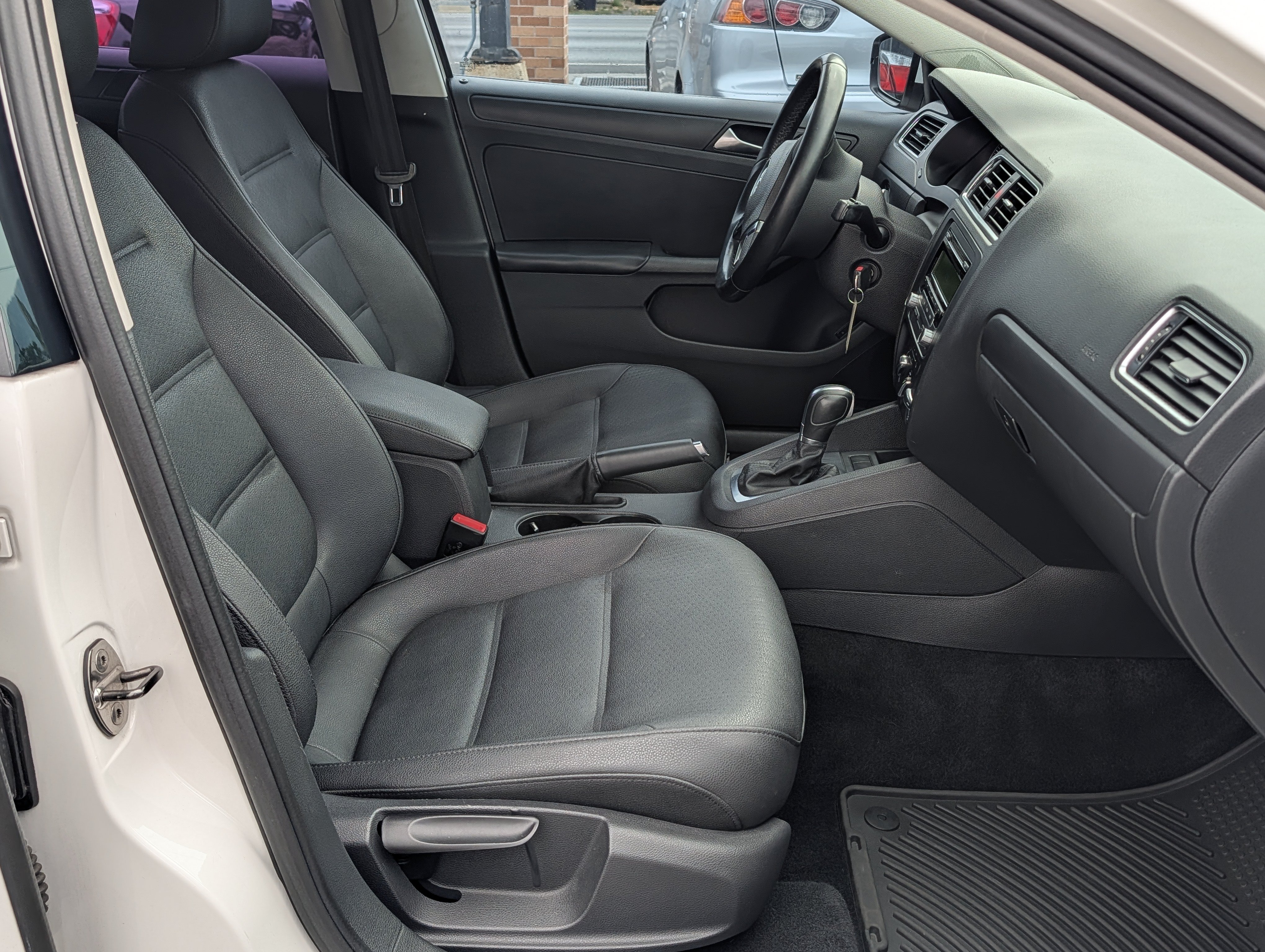 Used 2012 Volkswagen Jetta SE FWD image 5