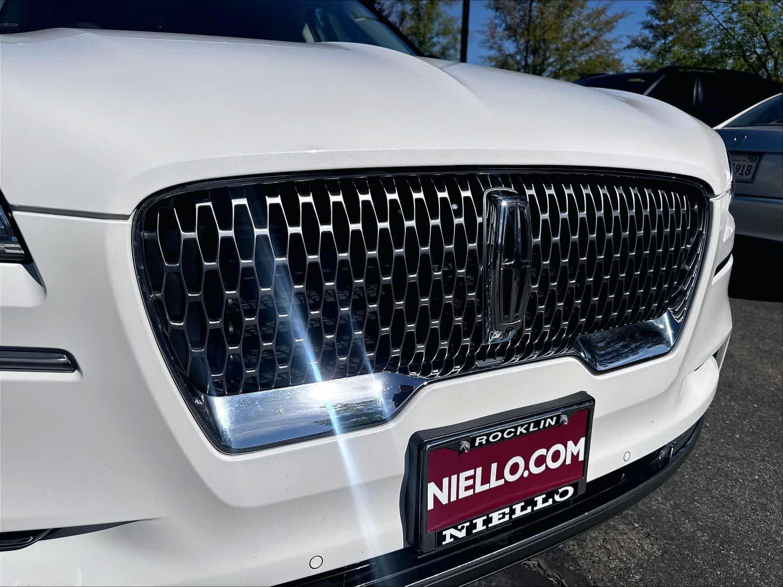 Used 2022 Lincoln Aviator Reserve w/ Equipment Group 201A AWD/4WD image 34