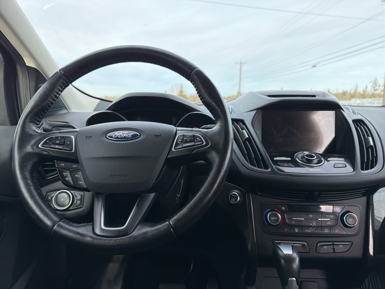 Used 2017 Ford Escape Titanium image 8