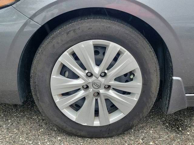 Used 2024 Nissan Sentra S w/ Lighting Package FWD image 6