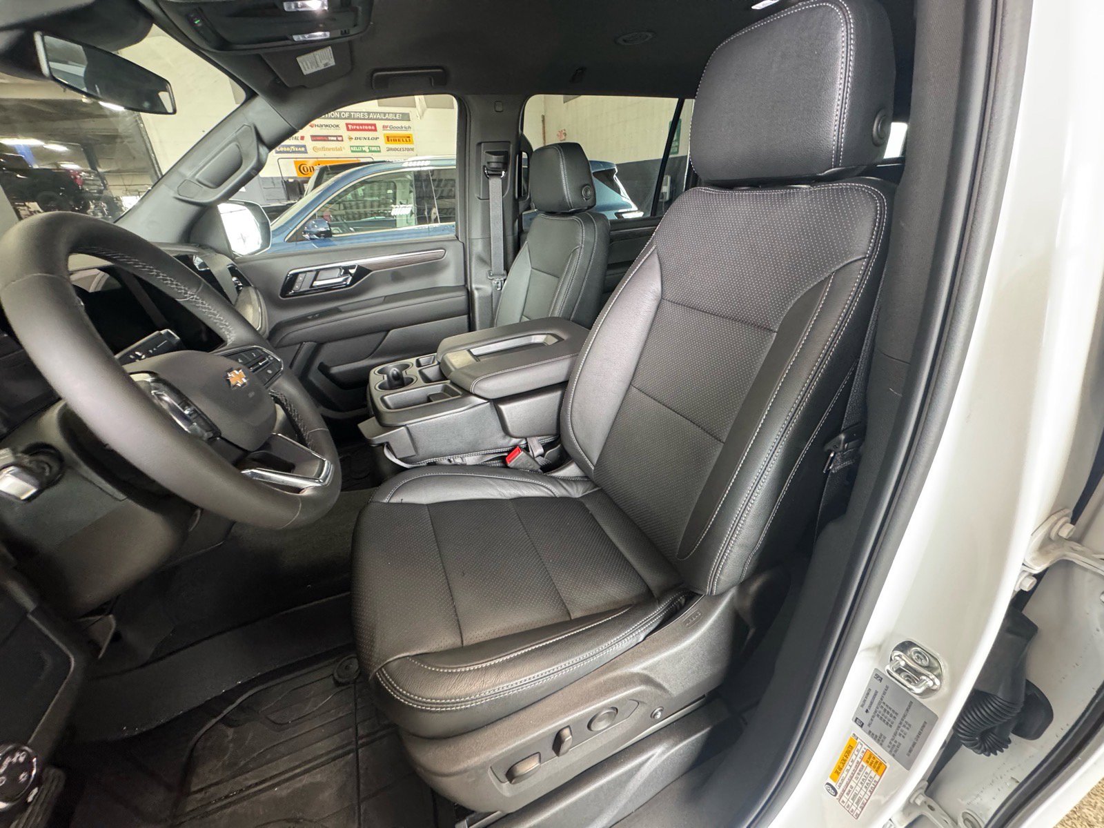 Used 2025 Chevrolet Suburban LS image 18