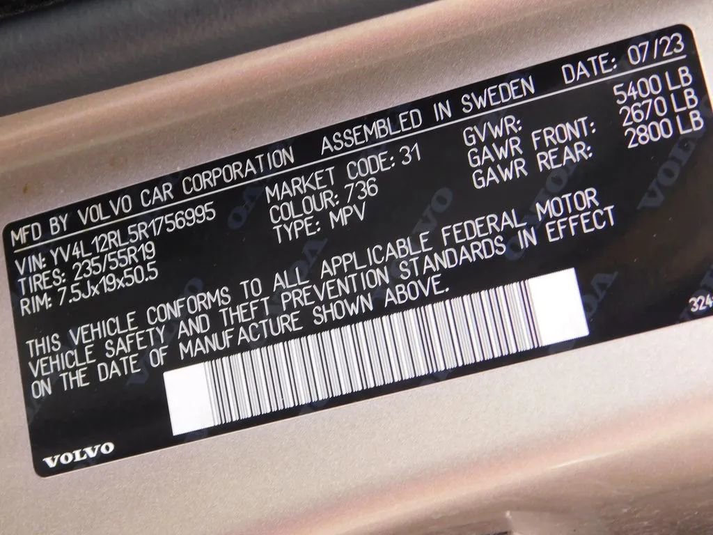 Used 2024 Volvo XC60 B5 Plus image 28