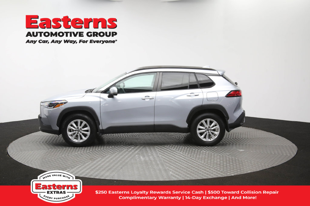 Used 2022 Toyota Corolla Cross LE AWD/4WD image 57