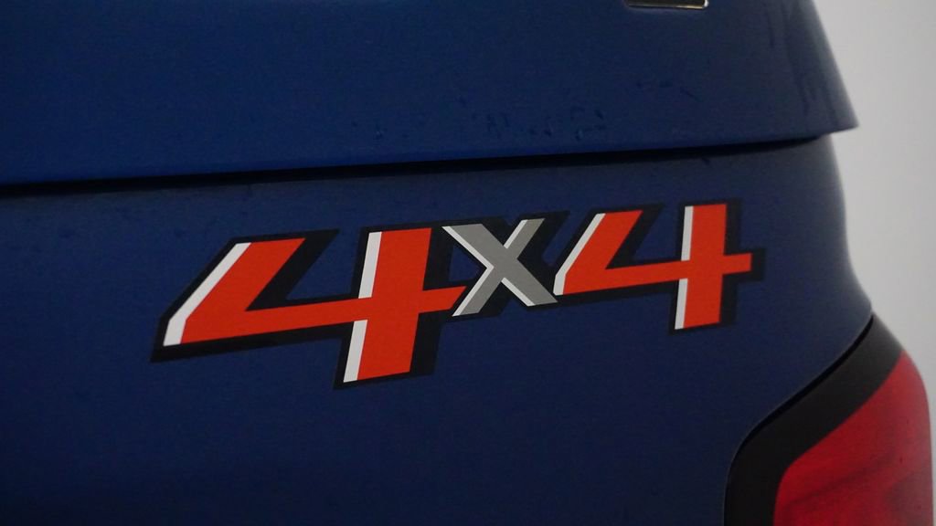 Used 2018 Chevrolet Silverado 1500 LT w/ All Star Edition image 11