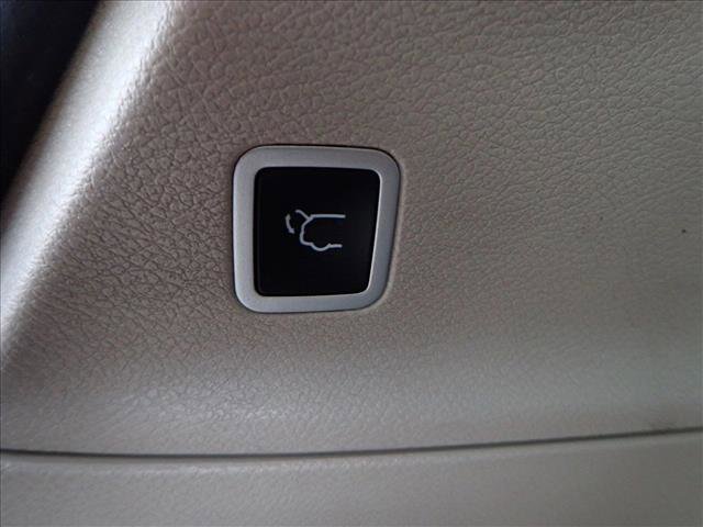 Used 2022 Chrysler Pacifica Touring-L image 9