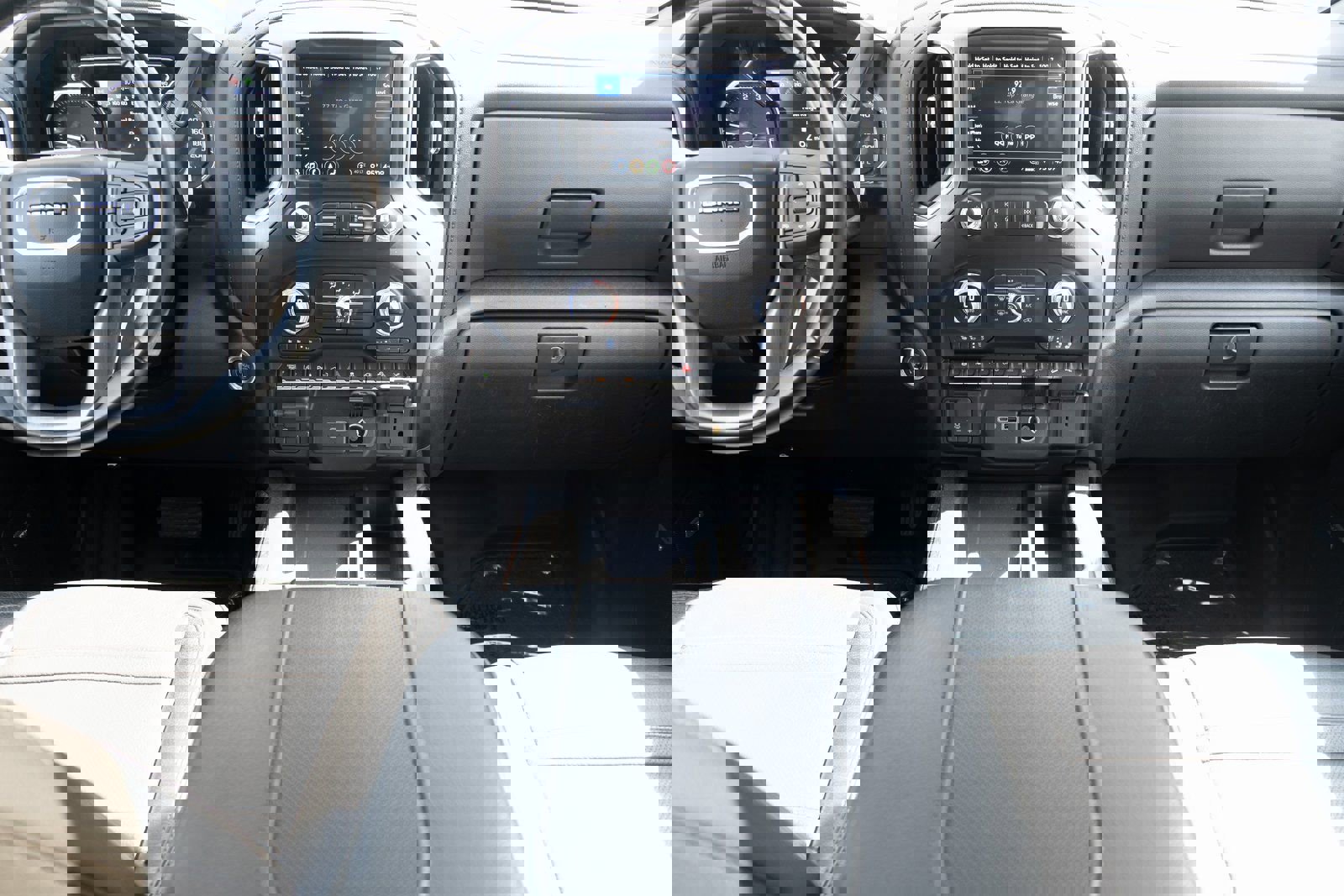 Used 2023 GMC Sierra 3500 Denali w/ Denali Black Diamond Edition image 22