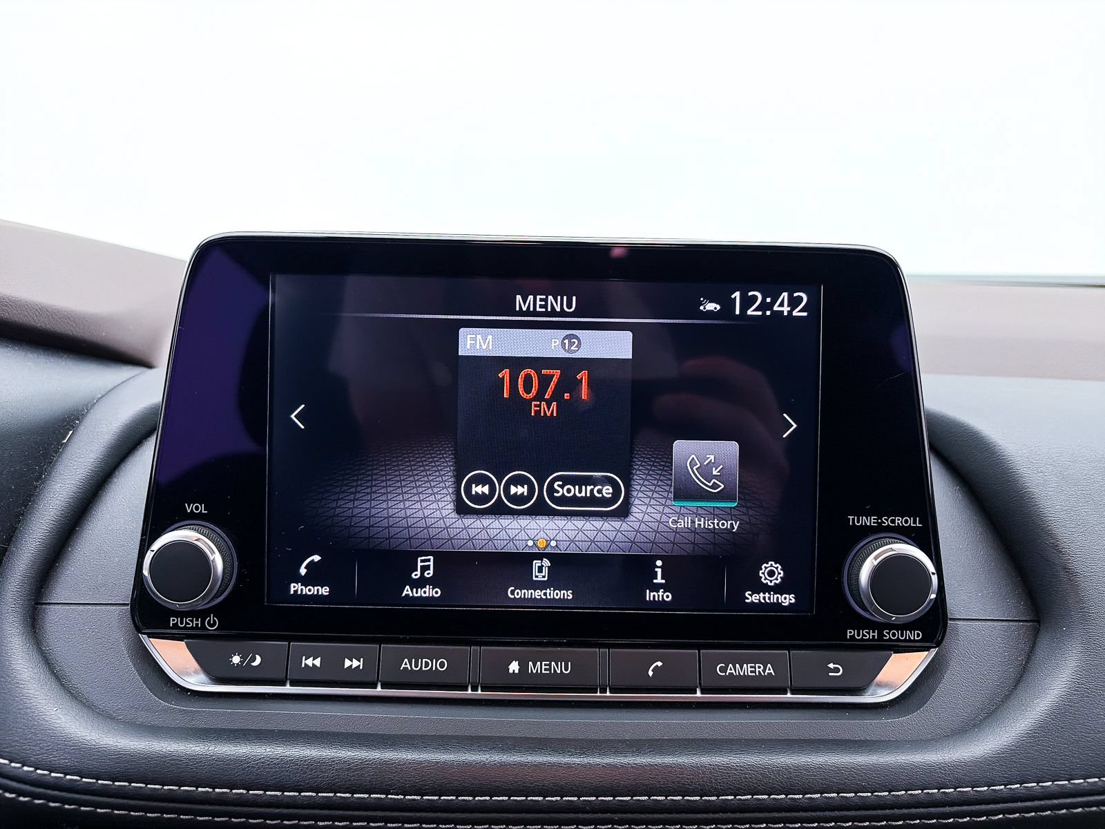 Used 2022 Nissan Rogue SV FWD image 21