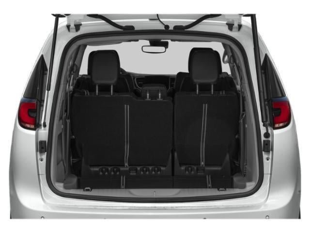 Used 2024 Chrysler Pacifica Touring-L FWD image 11