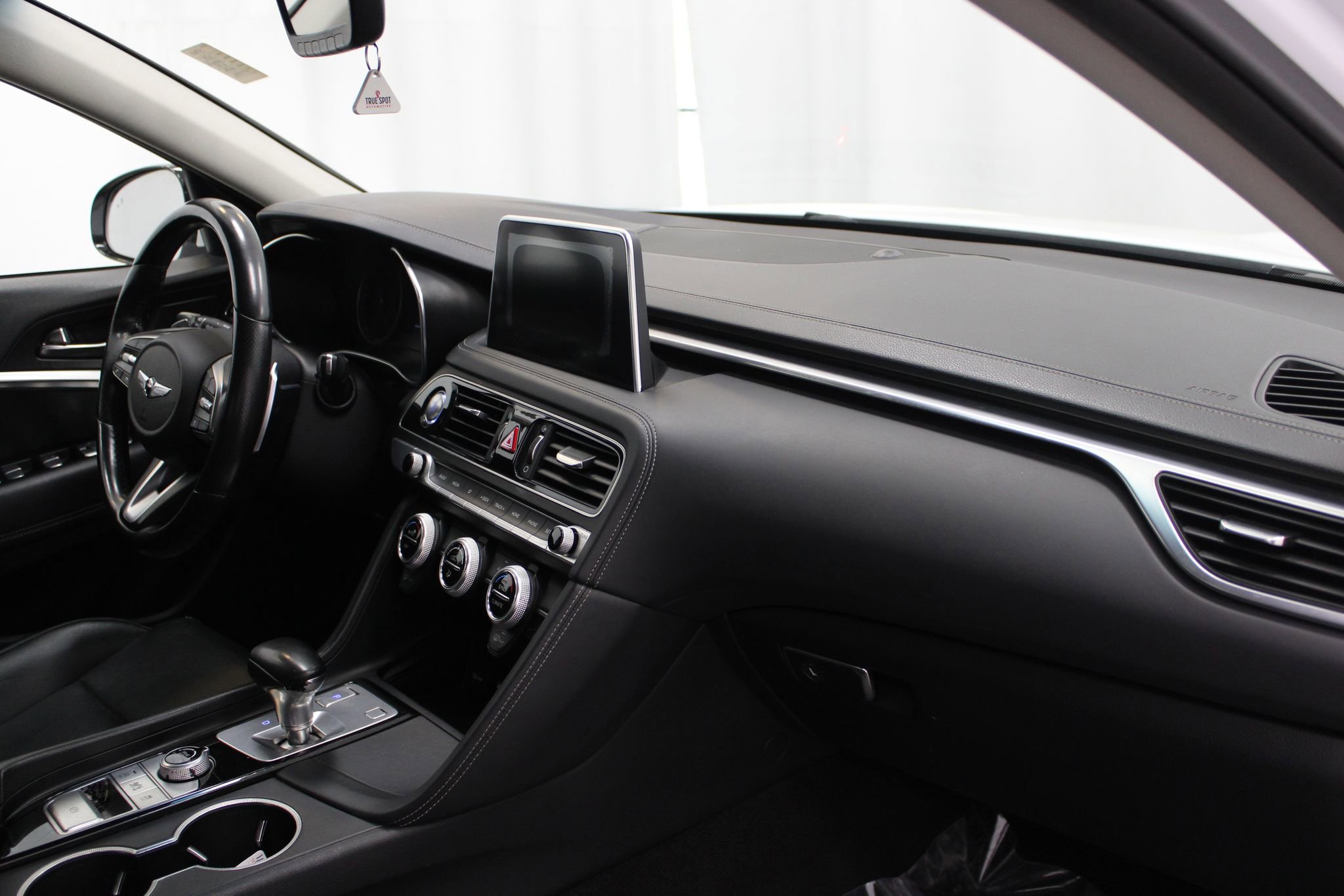 Used 2019 Genesis G70 2.0T Advanced AWD/4WD image 27
