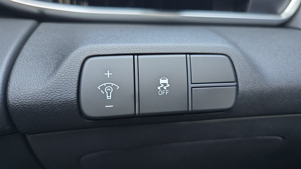 New 2026 Hyundai Elantra Limited FWD image 26
