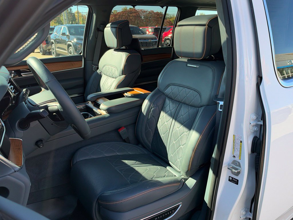 Used 2024 Jeep Grand Wagoneer Series III w/ Rear Seat Video Group 1 AWD/4WD image 24