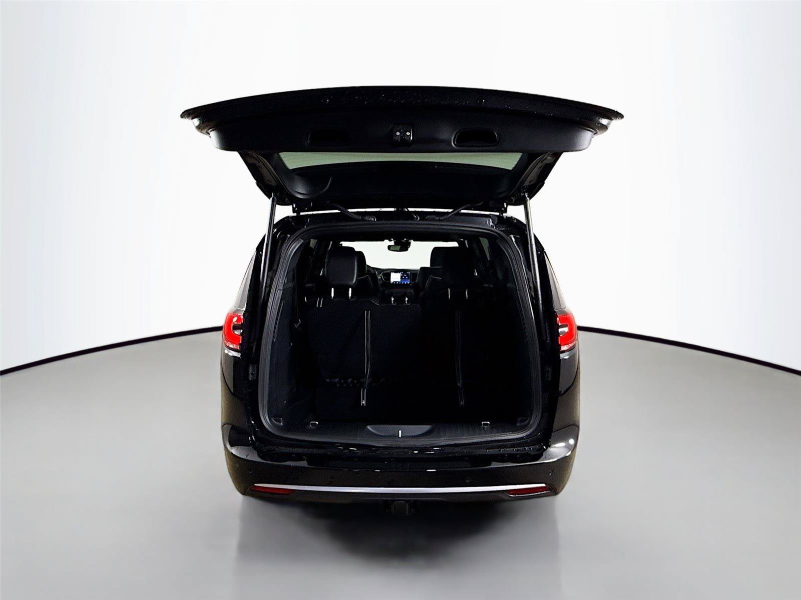 New 2027 Chrysler Pacifica Limited w/ Family Tech Group FWD image 27