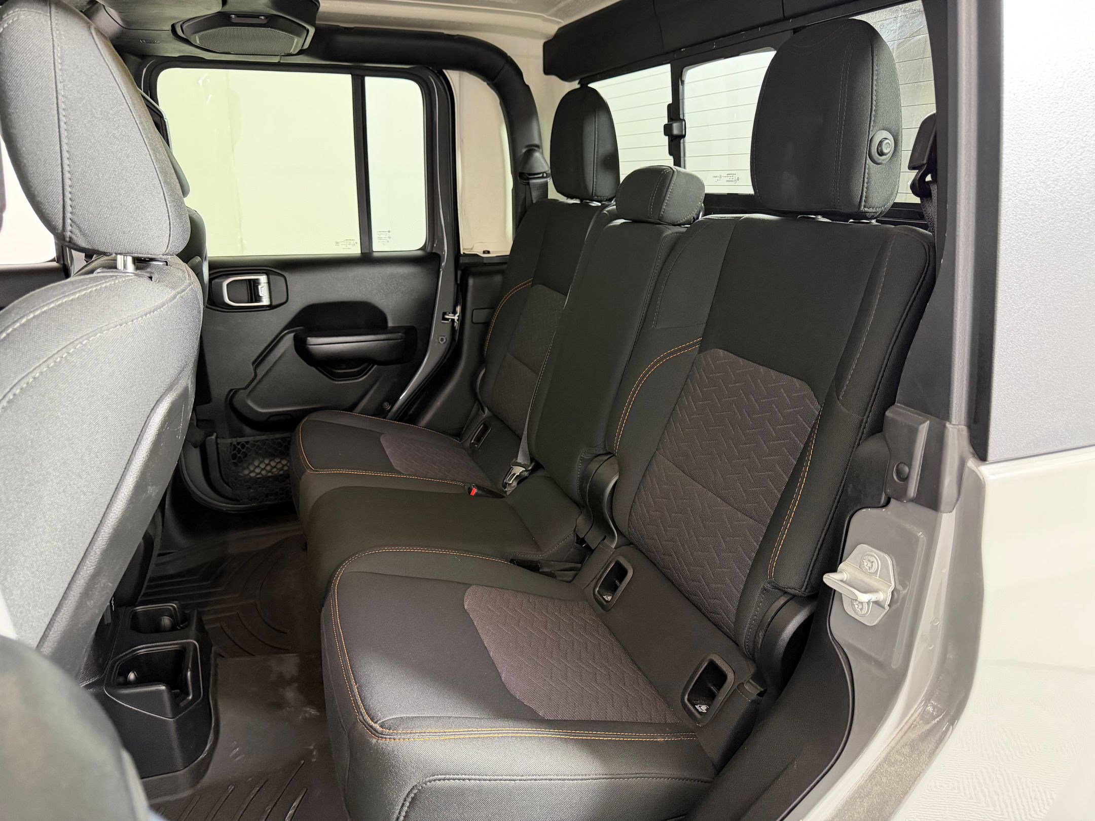 Used 2020 Jeep Gladiator Mojave AWD/4WD image 11