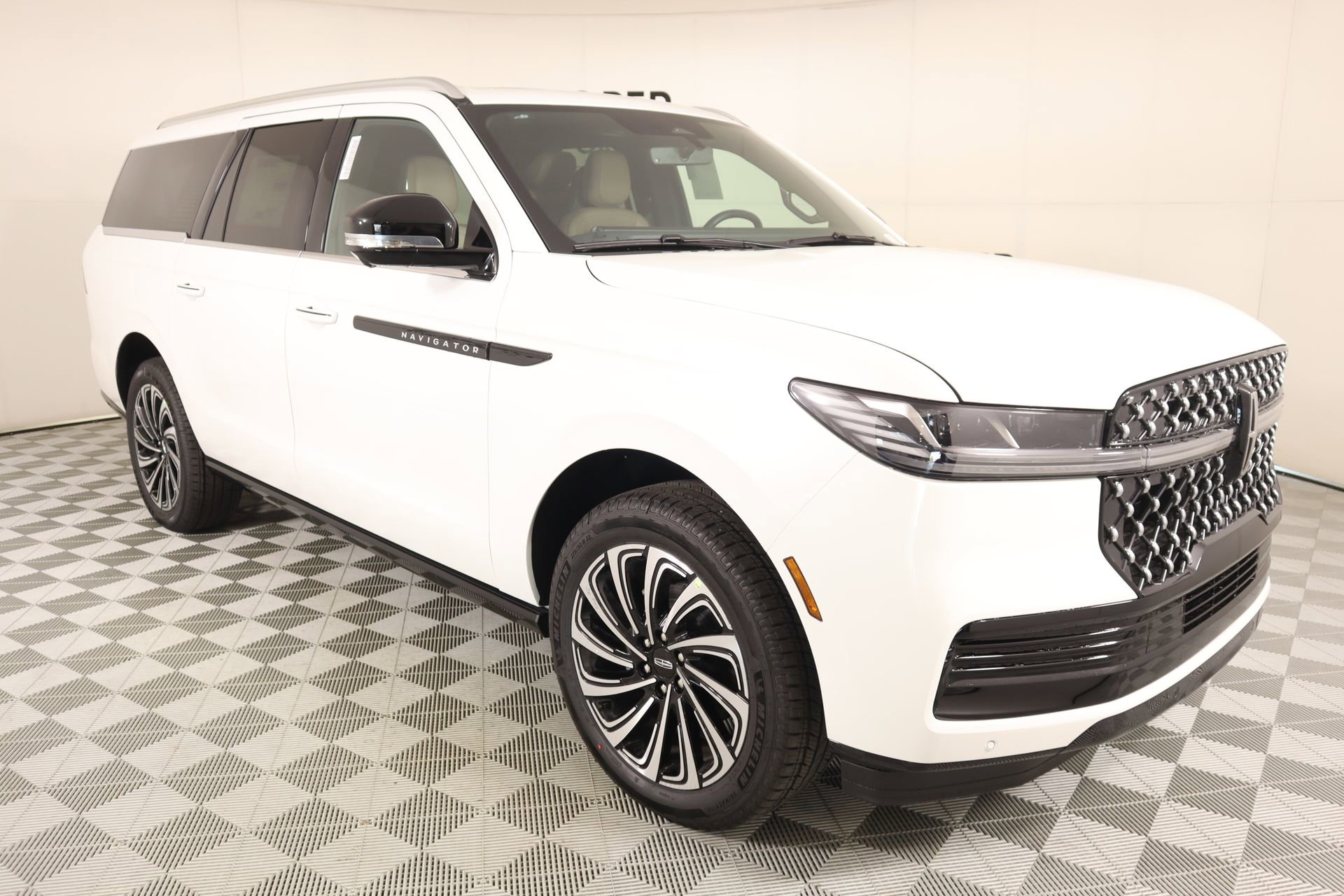 New 2026 Lincoln Navigator L Black Label AWD/4WD image 1
