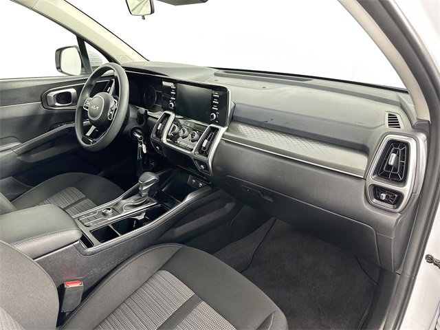 Used 2022 Kia Sorento LX image 28