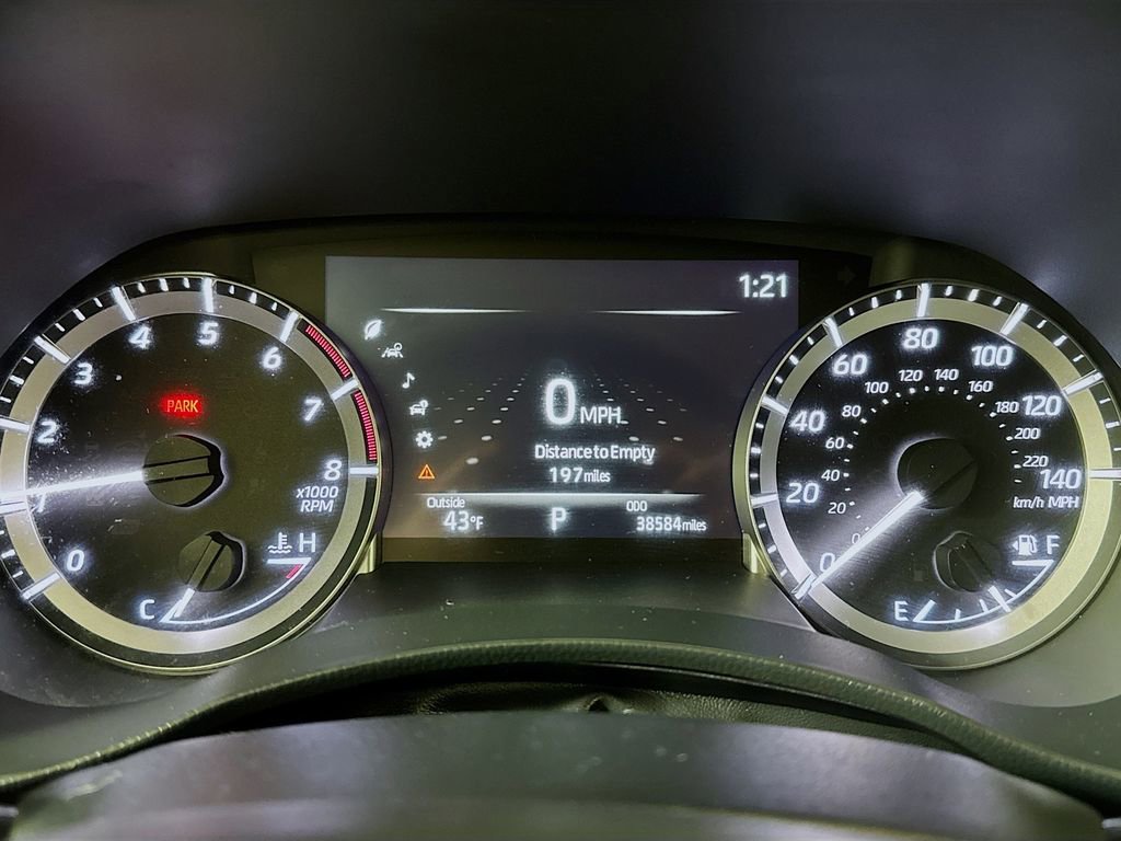 Used 2023 Toyota Highlander LE image 9