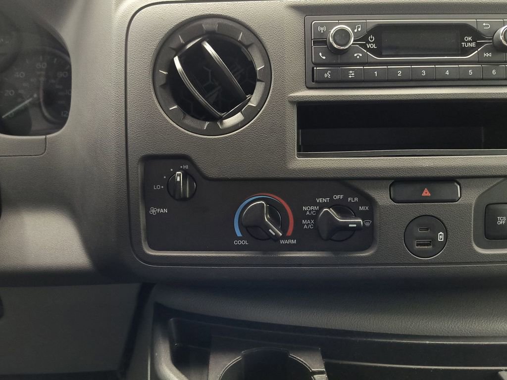 Used 2021 Ford E-450 and Econoline 450 Super Duty w/ Power Windows & Locks Group image 22