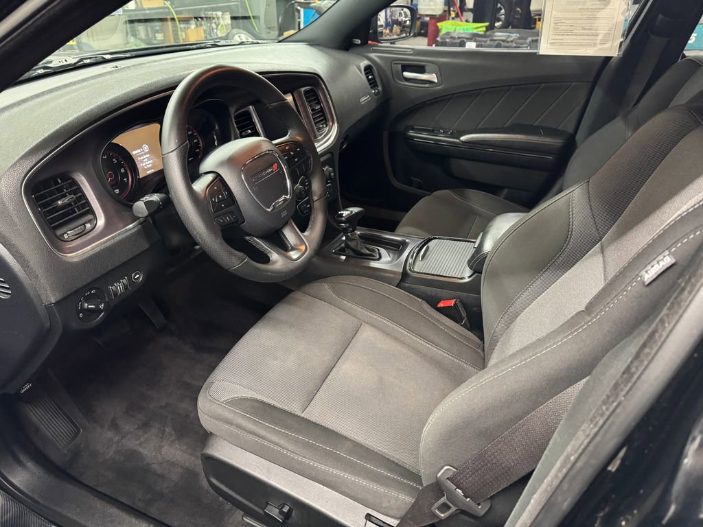 Used 2017 Dodge Charger SXT w/ Blacktop Package image 13