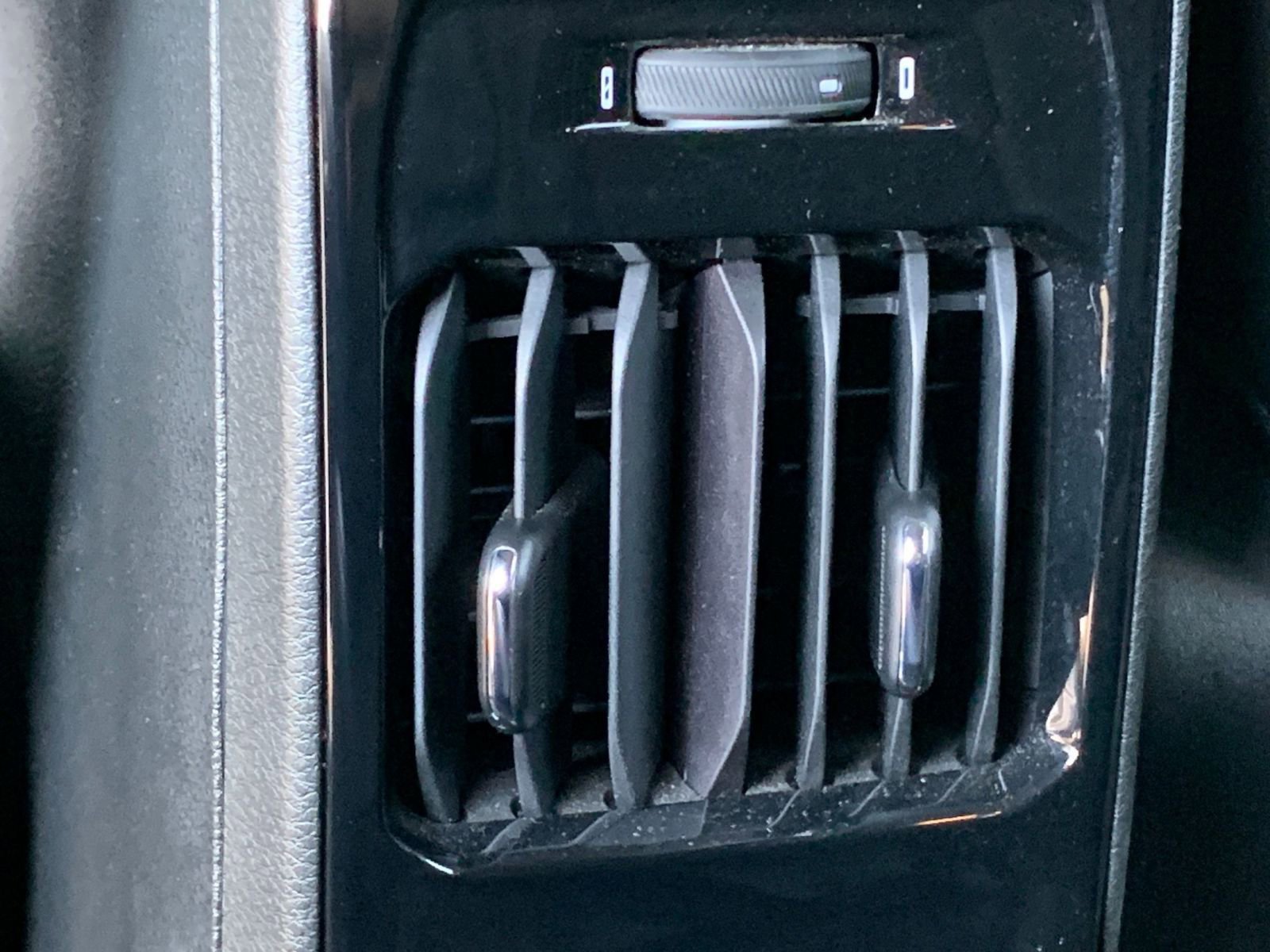 Used 2025 Jeep Compass Trailhawk image 23