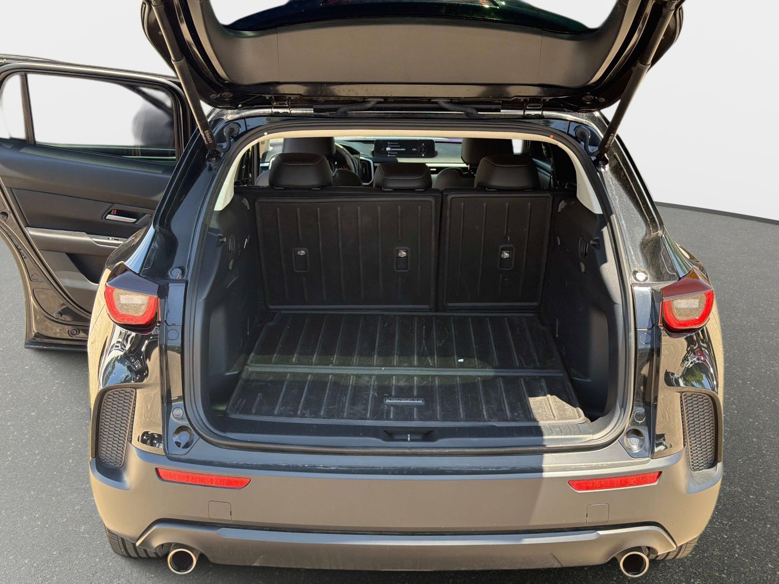 Used 2025 MAZDA CX-50 AWD 2.5 S w/ Premium Package image 12