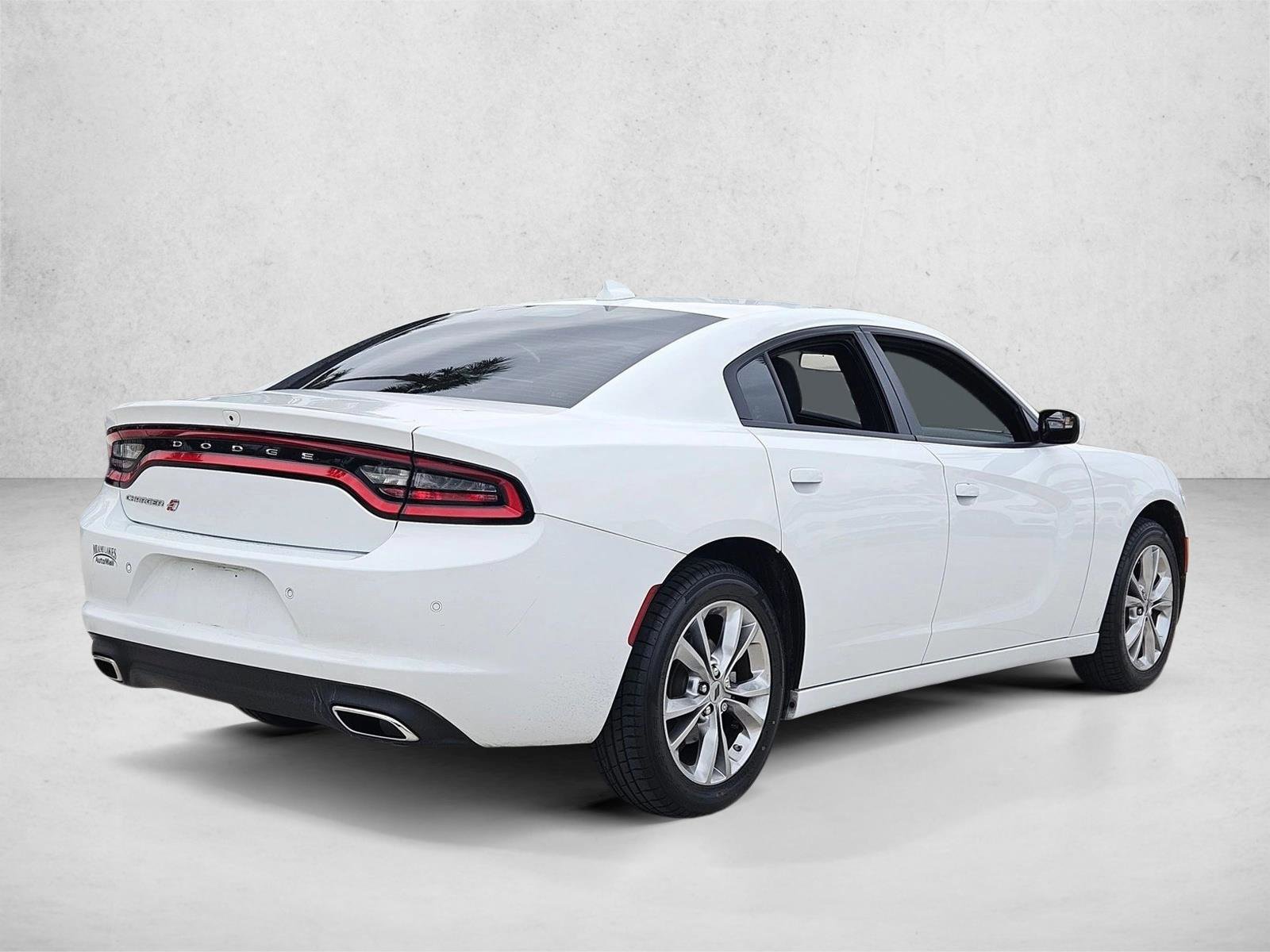 Used 2022 Dodge Charger SXT AWD/4WD image 5