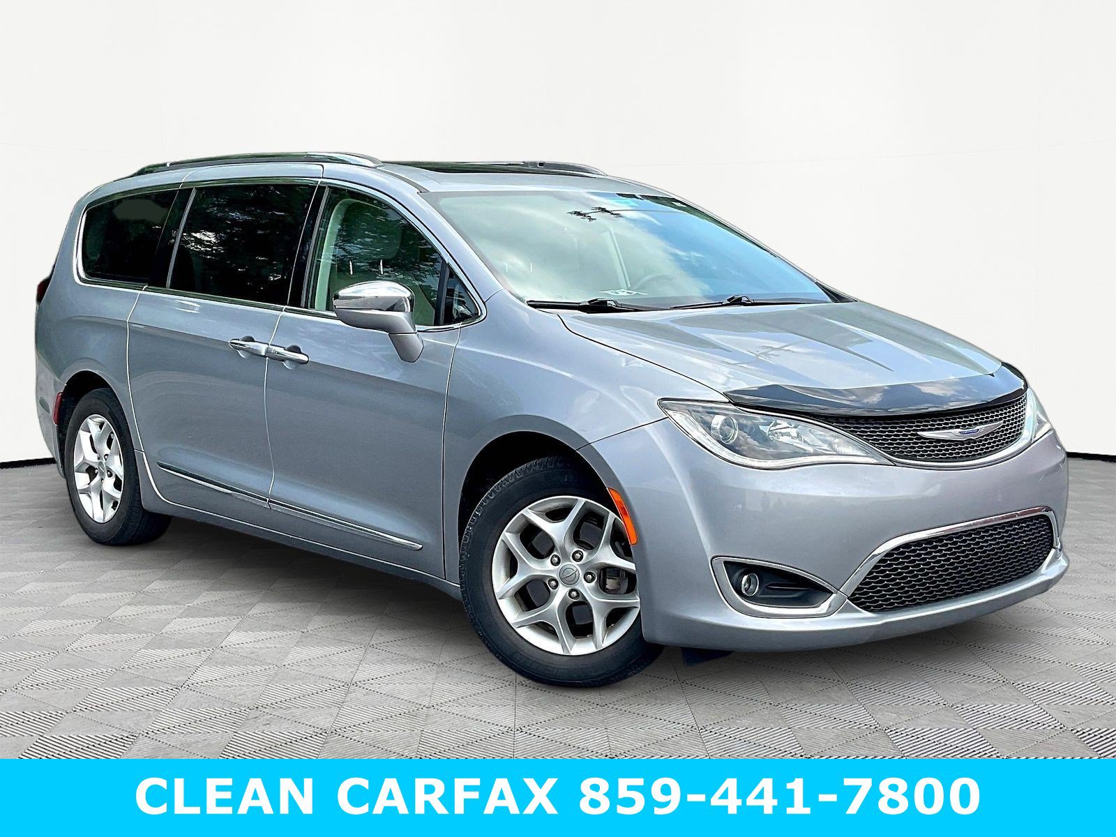 Used 2020 Chrysler Pacifica Limited FWD image 3