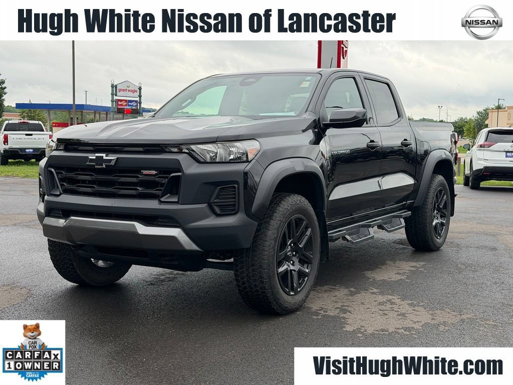 Used 2025 Chevrolet Colorado Trail Boss AWD/4WD image 2