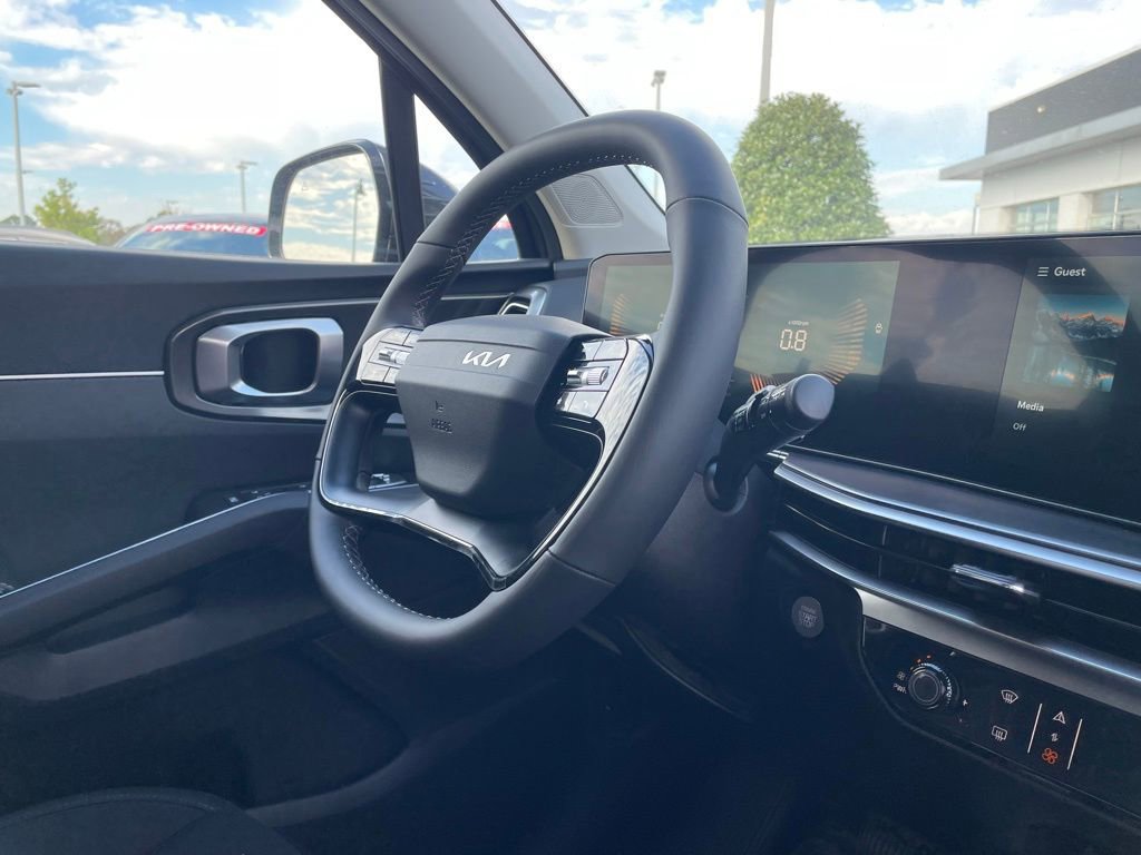 New 2026 Kia Sorento LX FWD image 32