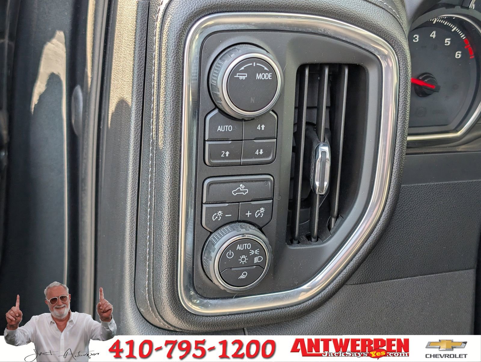 Used 2020 Chevrolet Silverado 1500 LT w/ All-Star Edition image 21