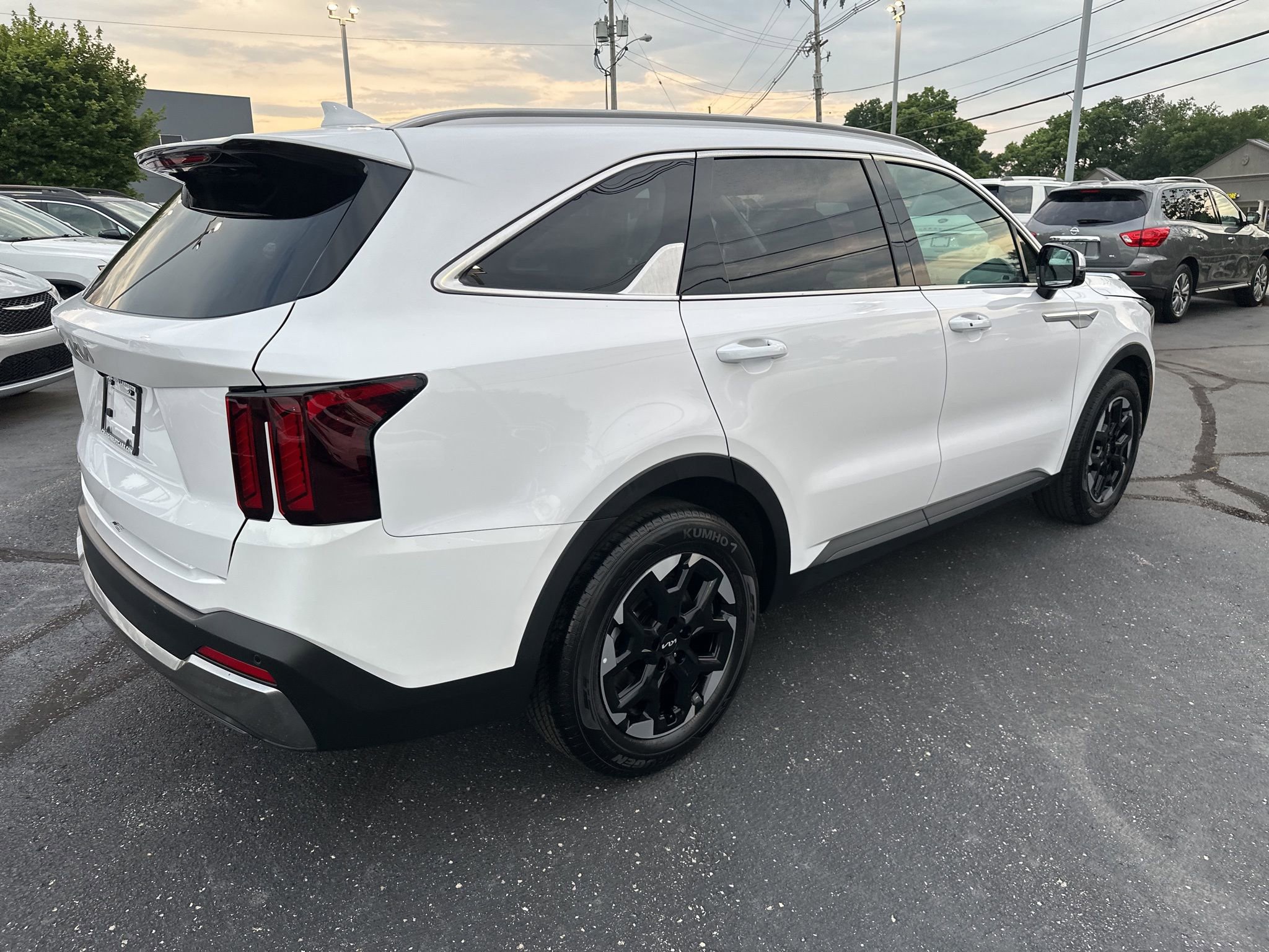 Used 2024 Kia Sorento S image 6