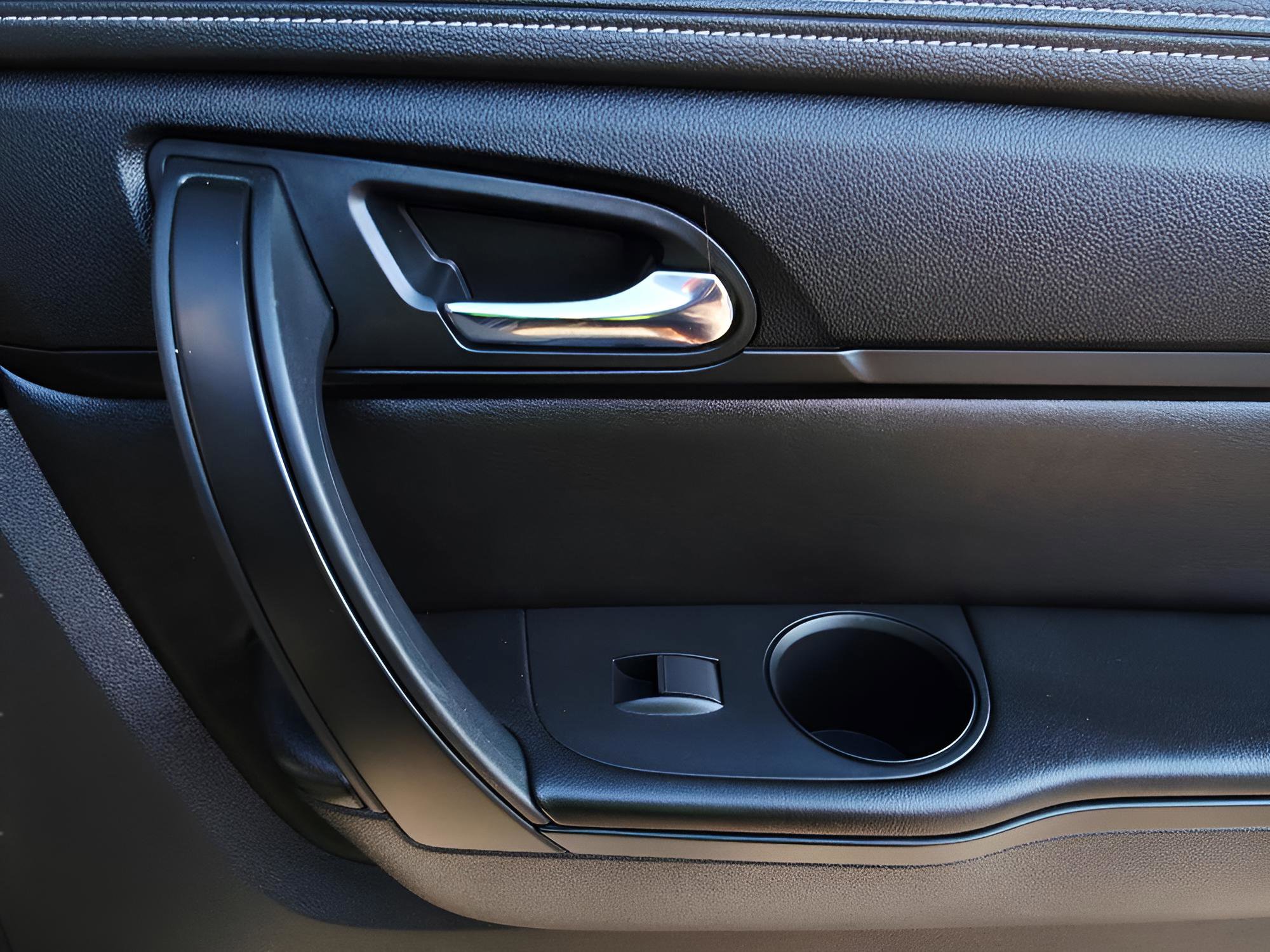 Used 2015 Chevrolet Traverse LT image 16