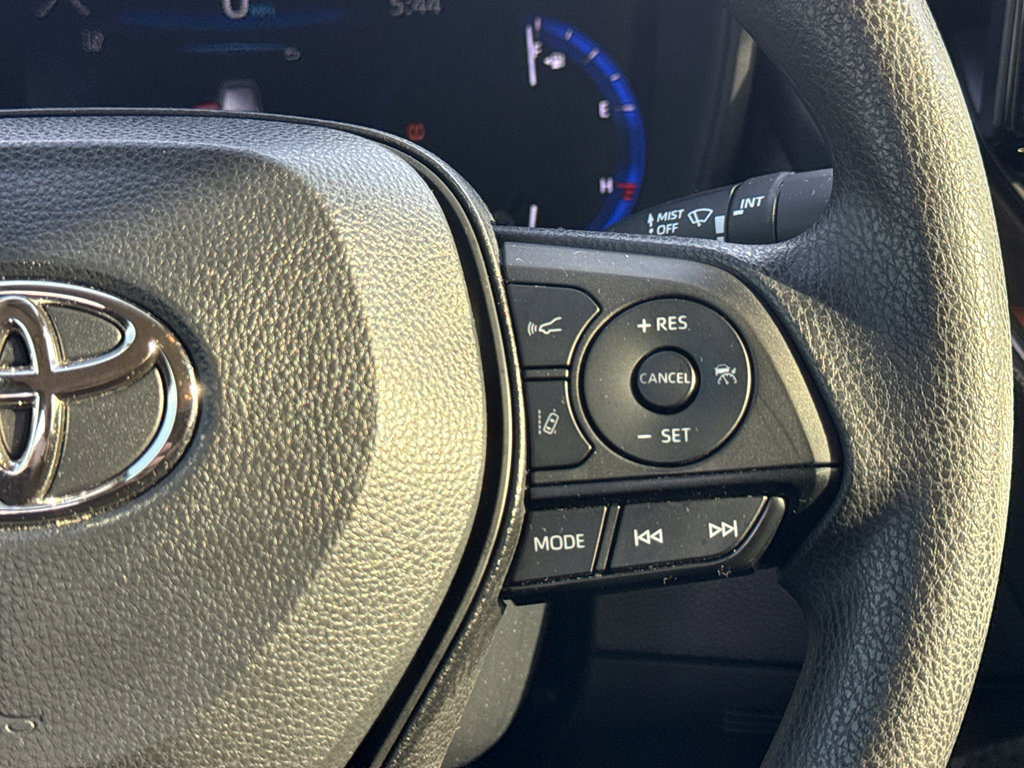 Used 2022 Toyota Corolla LE FWD image 29