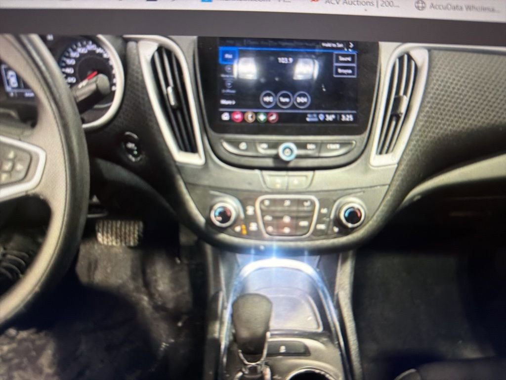 Used 2023 Chevrolet Malibu LT image 11