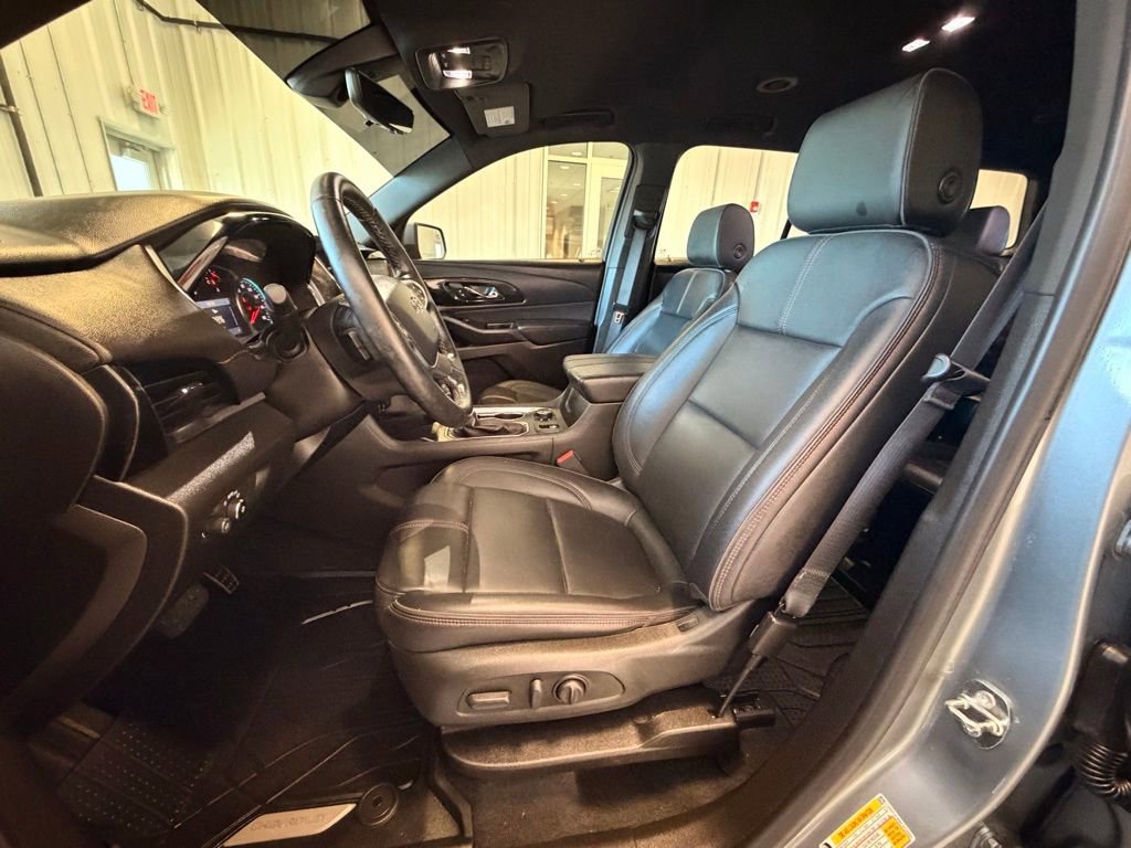 Used 2023 Chevrolet Traverse RS w/ LPO, Floor Liner Package image 27