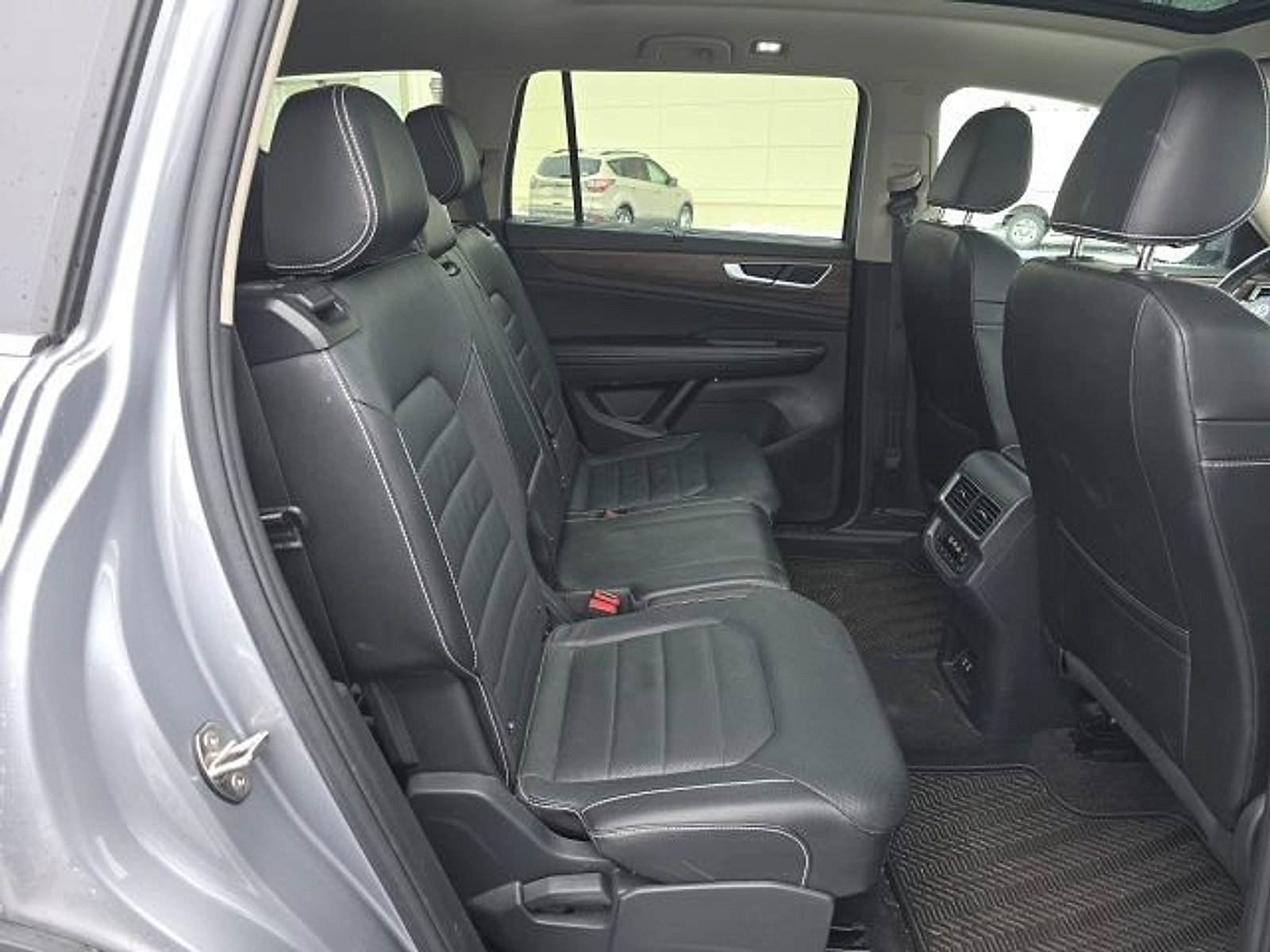 Used 2024 Volkswagen Atlas SEL image 18