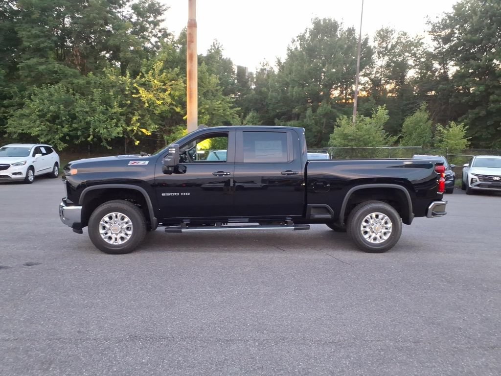 New 2026 Chevrolet Silverado 2500 LT w/ All Star Edition AWD/4WD image 6