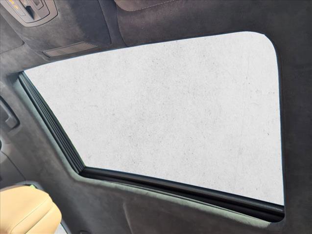 Used 2015 BMW 750Li xDrive image 16