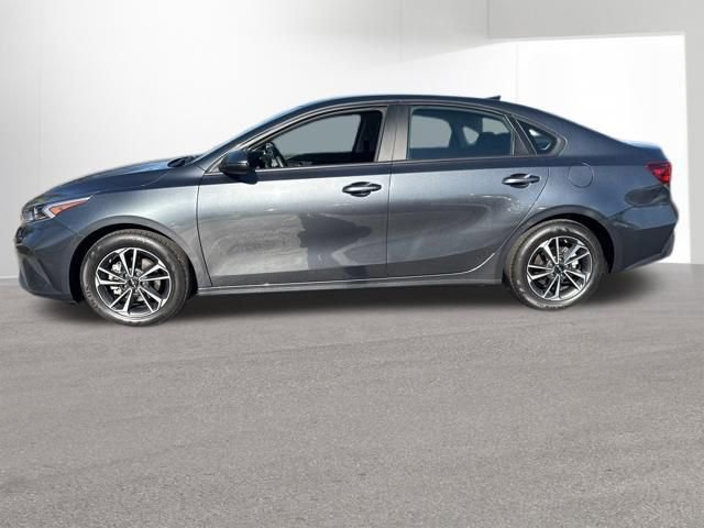 Used 2023 Kia Forte LXS w/ LXS Technology Package image 2