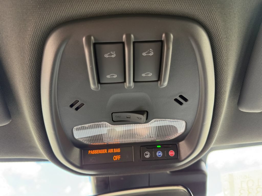 New 2026 Chevrolet Trax RS w/ Sunroof Package FWD image 17