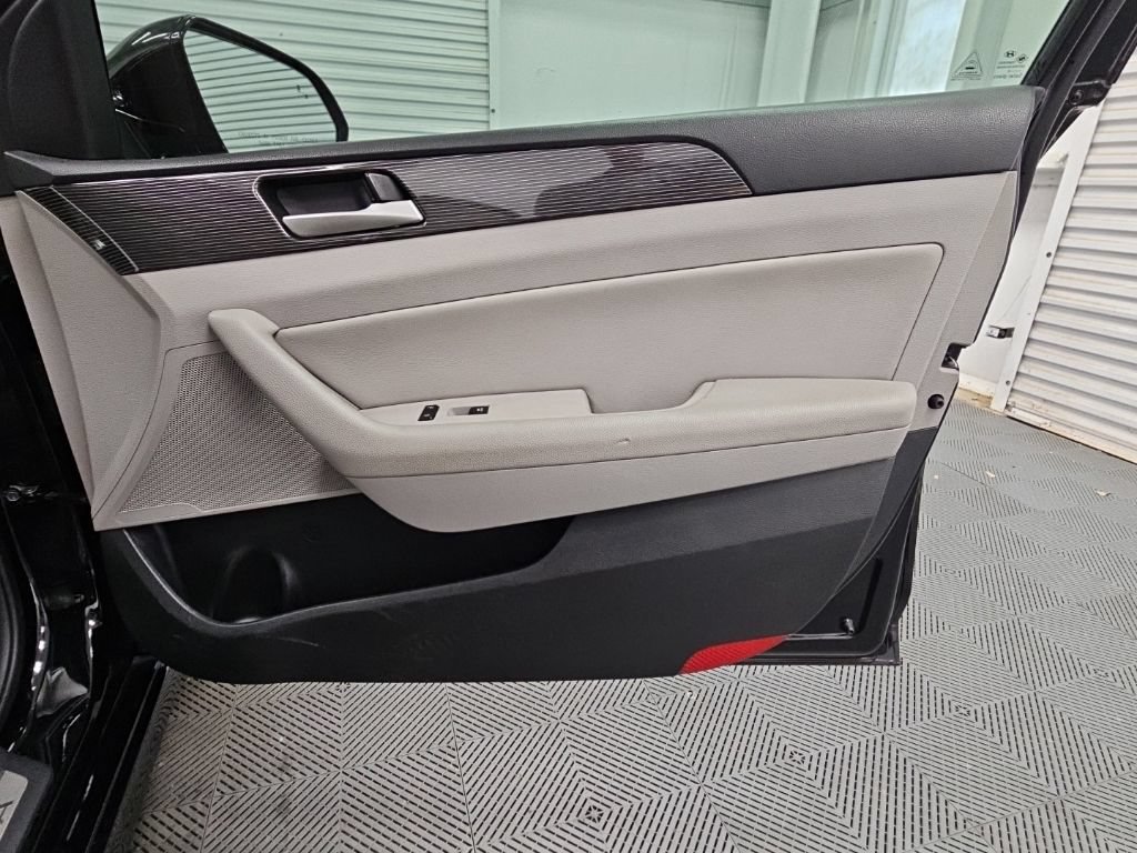 Used 2018 Hyundai Sonata Limited FWD image 45