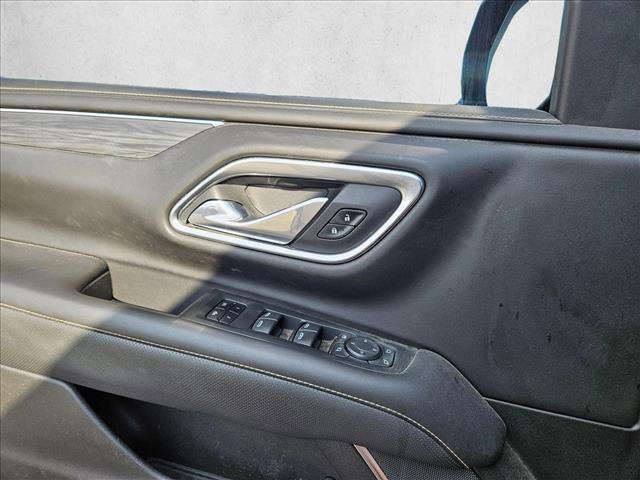 Used 2021 GMC Yukon XL SLT w/ SLT Premium Package image 15