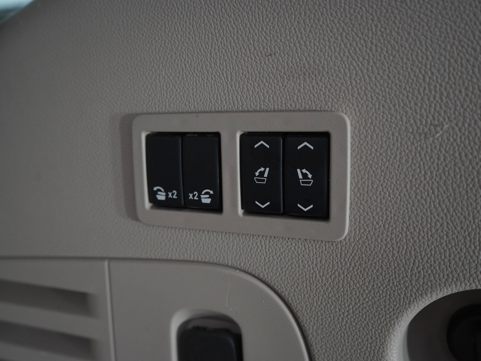 Used 2018 GMC Yukon Denali image 11