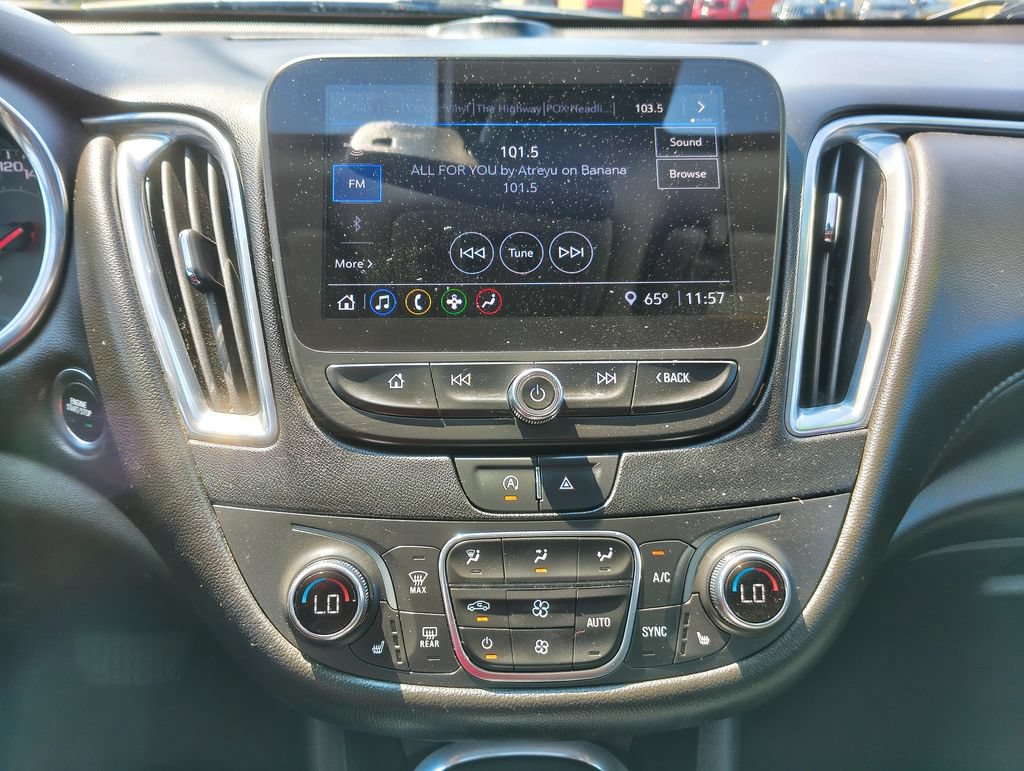 Used 2021 Chevrolet Malibu LT w/ LT Plus Package FWD image 3