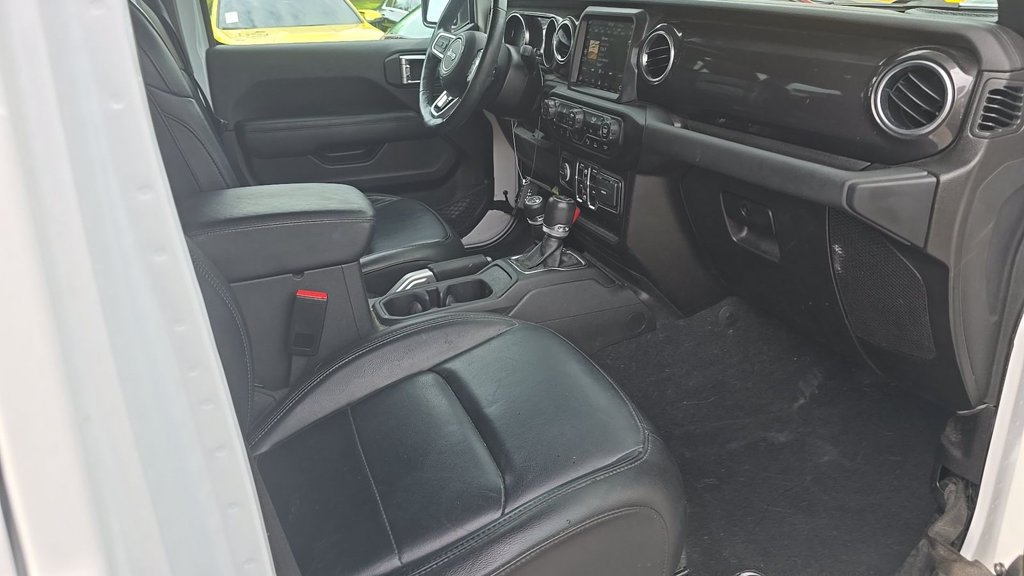 Certified 2022 Jeep Wrangler Unlimited Sahara AWD/4WD image 5