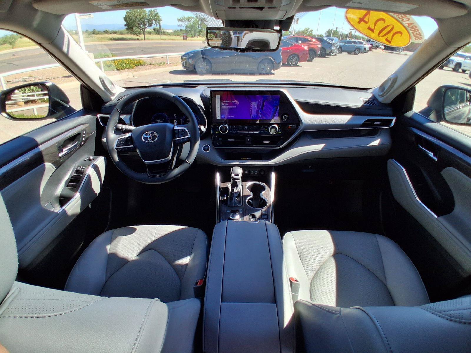 Certified 2024 Toyota Highlander Platinum AWD/4WD image 30