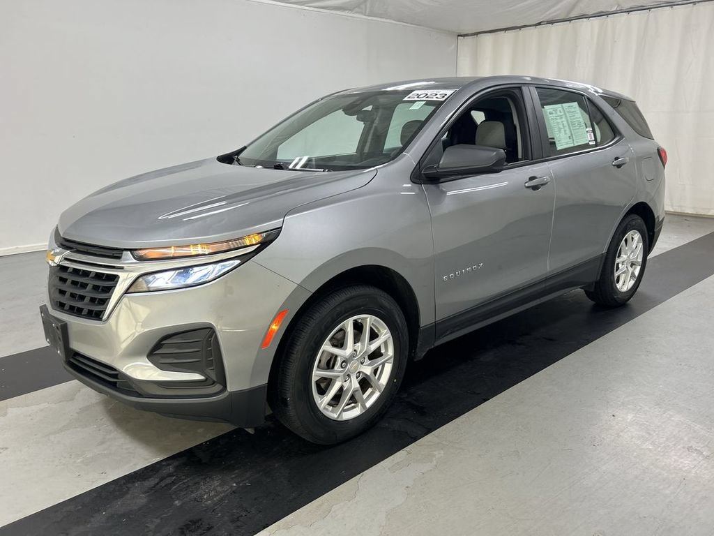Used 2023 Chevrolet Equinox LS AWD/4WD image 5