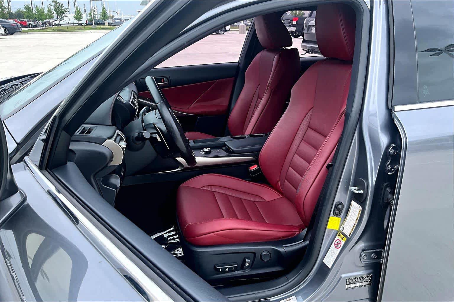 Used 2016 Lexus IS 200t w/ F Sport Package RWD image 8