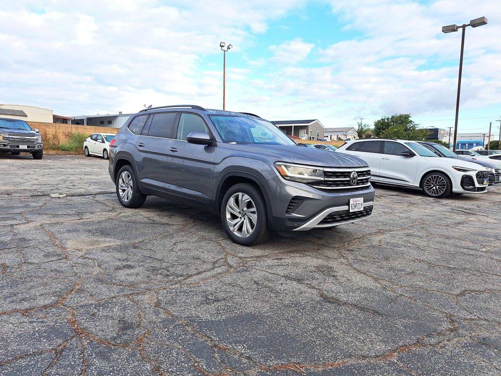 Used 2022 Volkswagen Atlas SE image 2